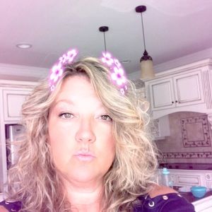 Meet your Posher, Debbie